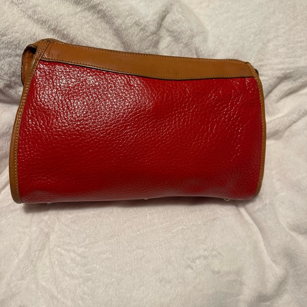Beautiful Vintage Dooney & Bourke Red and Tan Leather Crossbody with Strap - Picture 3 of 7